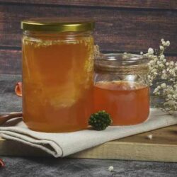 Πως να φτιάξουμε μέλι με βότανα και μπαχαρικά